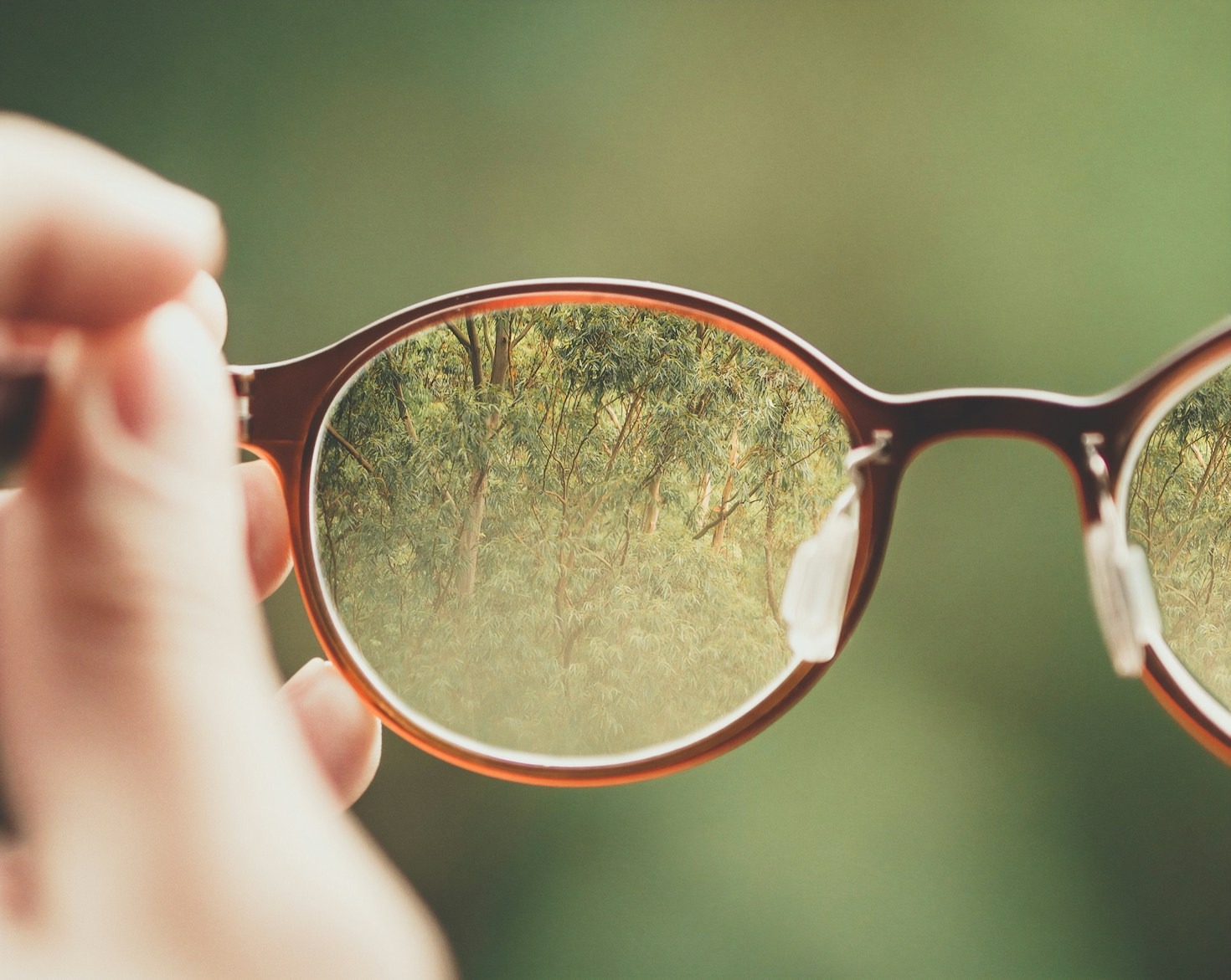 How Blue Light Affects Your Vision and Solutions